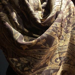 Vintage styled paisley pashmina shawl